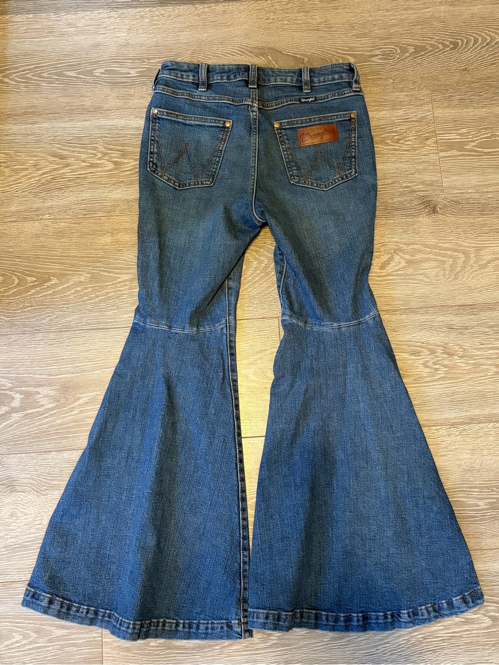 Wrangler Retro High Rise Bell Bottom Flared Jeans Sz 27x30